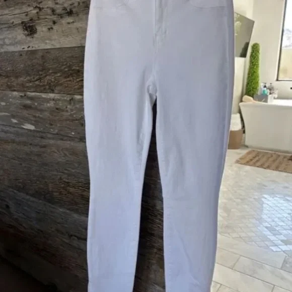 L’AGENCE Josie High Rise Skinny Split Side Hem Jeans in Blanc